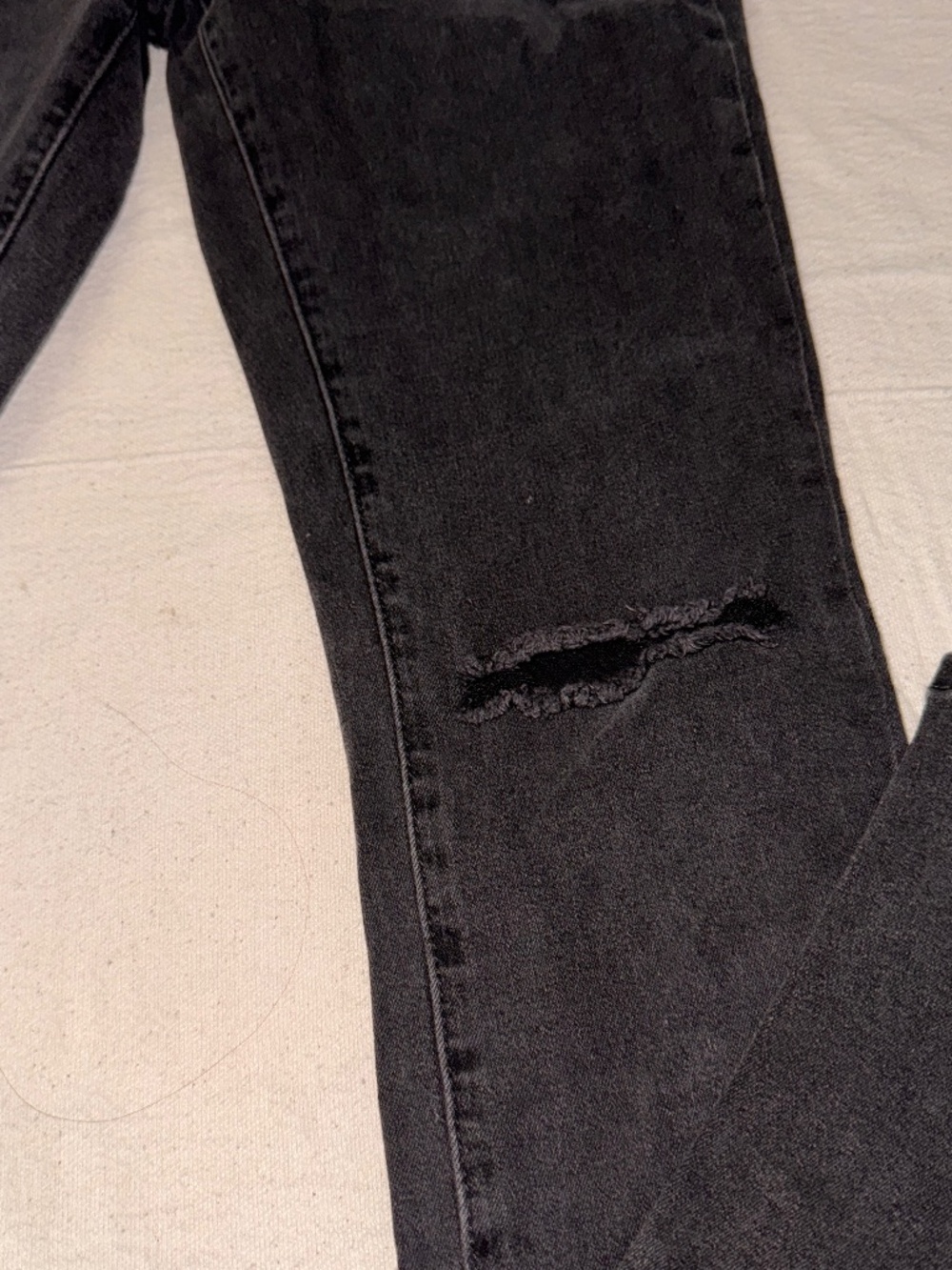 NWOT Cotton On High Rise Skinny Black Wash Rip Denim Jeans